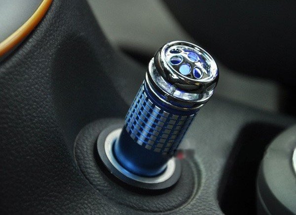 Описание автомобильного и мотоциклетного прикуривателя, изготовление детали в авто