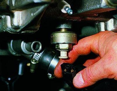 Характеристика датчика детонации на ВАЗ 2110, руководство по его замене своими руками