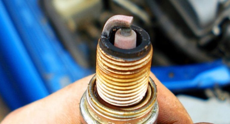 Нет искры на свече зажигания и другие неисправности деталей, их устранение