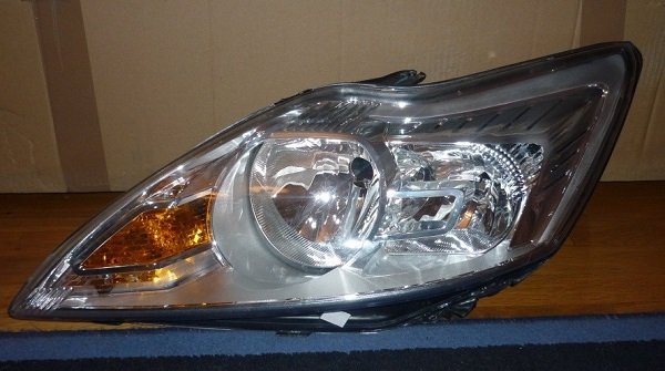 Критерии выбора ламп ближнего света на Ford Focus 2 и 3, интрукция по замене