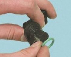 Проверка и замена датчиков системы управления двигателем на Opel Astra H (АБС и других) Проверка и замена датчиков системы управления двигателем на Opel Astra H (АБС и других)