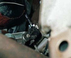 Инструкция, где находится, как проверить и заменить датчик коленвала ВАЗ 2110