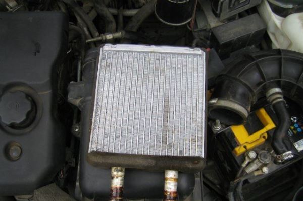 Неисправности печки, ремонт и замена радиатора отопителя на авто Лада Приора Неисправности печки, ремонт и замена радиатора отопителя на авто Лада Приора