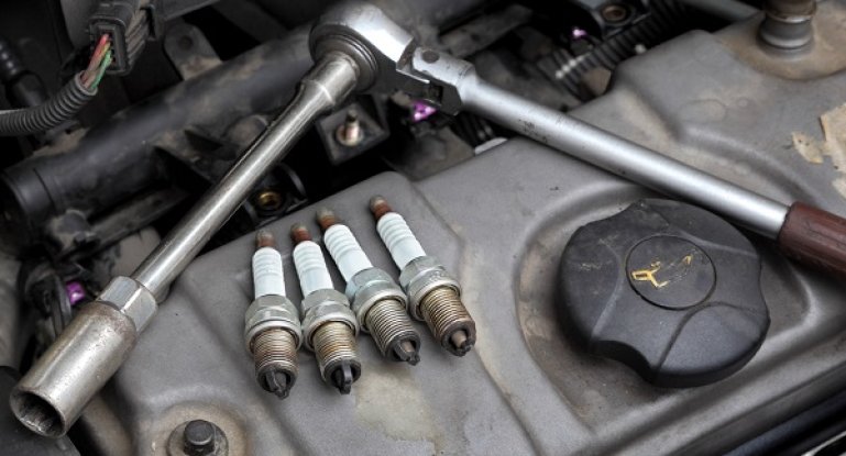 Подробная инструкция по замене свечей зажигания в автомобиле своими руками
