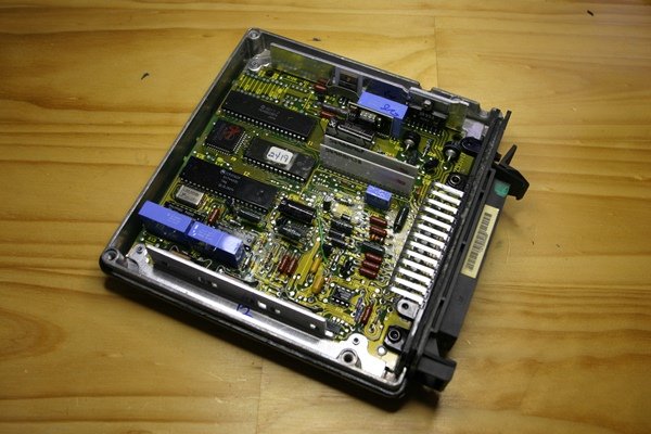 Характеристика электронного блока управления двигателем: понятие, задачи Характеристика электронного блока управления двигателем: понятие, задачи