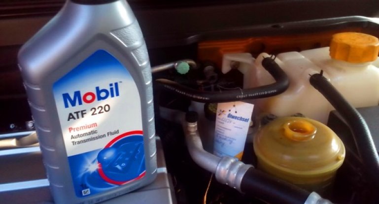 Какую жидкость заливать для гидроусилителя руля и как это делать правильно?