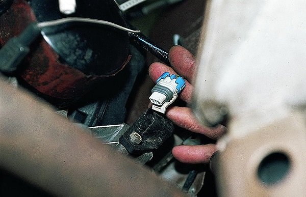 Характеристика датчика коленвала: признаки неисправности, проверка и замена Характеристика датчика коленвала: признаки неисправности, проверка и замена