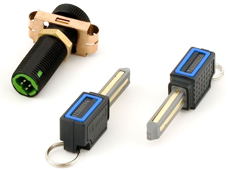 Что такое иммобилайзер, как он устроен и работает в машине, какие бывают виды? Что такое иммобилайзер, как он устроен и работает в машине, какие бывают виды?