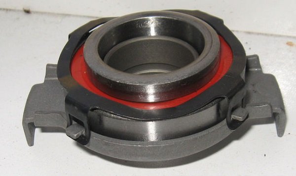 Руководство по замене выжимного подшипника сцепления своими руками Руководство по замене выжимного подшипника сцепления своими руками