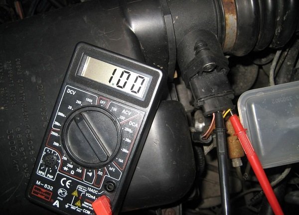 ДМРВ (датчик массового расхода воздуха): что это такое, как работает?