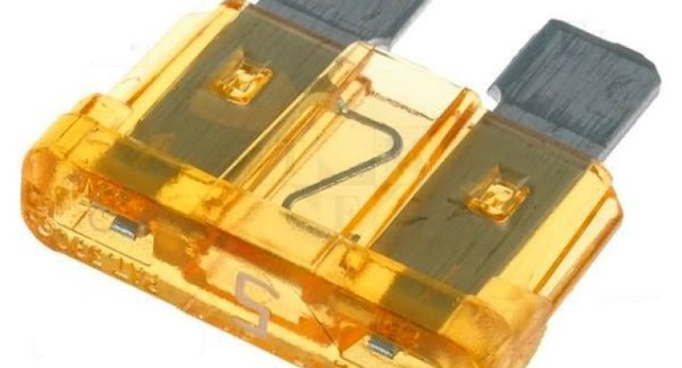 Руководство по замене блока предохранителей на Lada Granta, расшифровка