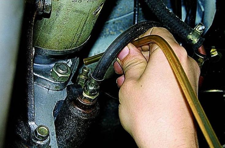 Инструкция, как прокачать сцепление автомобиля правильно: подготовка, этапы