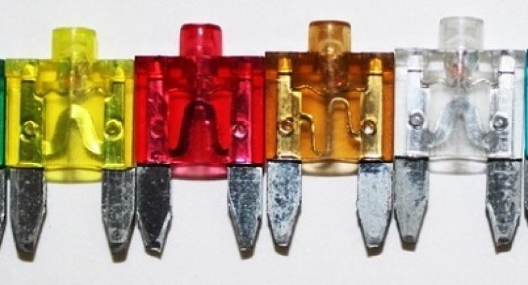 Руководство по замене блока предохранителей на Lada Kalina, расшифровка