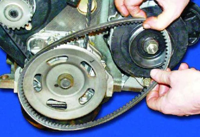 Практическое руководство по замене ремня генератора, признаки его износа Практическое руководство по замене ремня генератора, признаки его износа