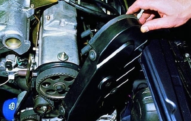 Подробная инструкция по квалифицированной замене ремня ГРМ на ВАЗ 2109 Подробная инструкция по квалифицированной замене ремня ГРМ на ВАЗ 2109