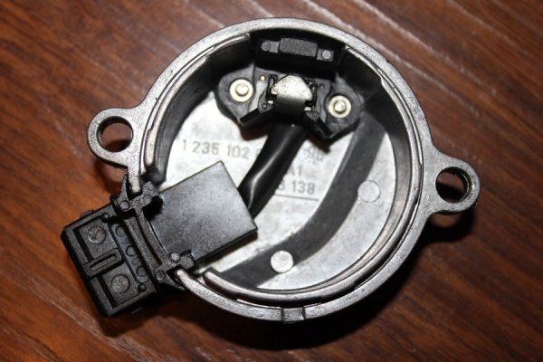 Что такое и для чего нужен датчика Холла в автомобиле, его принцип работы и применение Что такое и для чего нужен датчика Холла в автомобиле, его принцип работы и применение