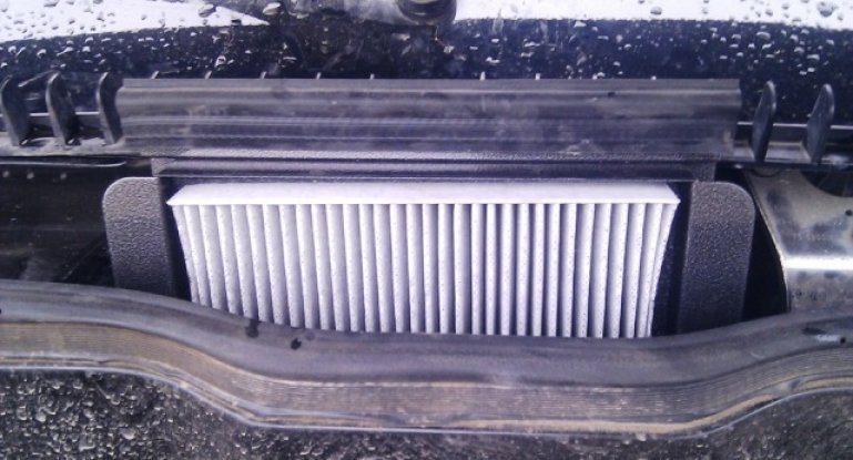 Как правильно произвести замену салонного фильтра на автомобиле ВАЗ 2112 самостоятельно