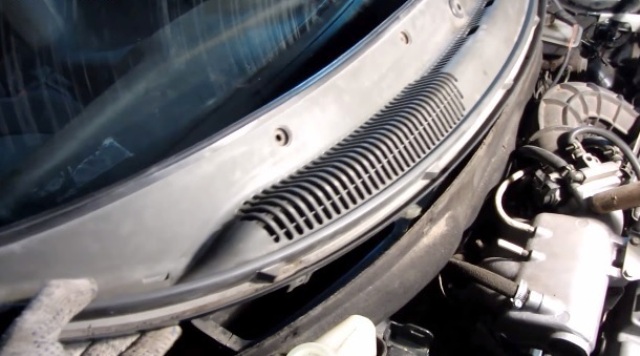 Как правильно произвести замену салонного фильтра на автомобиле ВАЗ 2112 самостоятельно