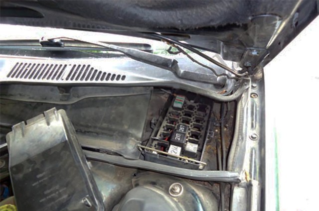 Детальное руководство по замене предохранителей на автомобиле Audi 100 C4