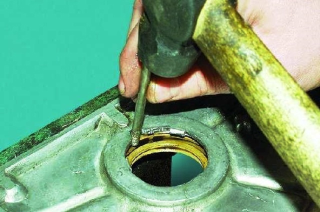 Самостоятельная замена переднего и заднего сальника коленвала на ВАЗ 2107 Самостоятельная замена переднего и заднего сальника коленвала на ВАЗ 2107