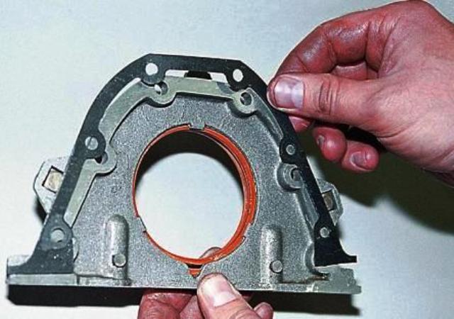 Самостоятельная замена переднего и заднего сальника коленвала на ВАЗ 2107 Самостоятельная замена переднего и заднего сальника коленвала на ВАЗ 2107