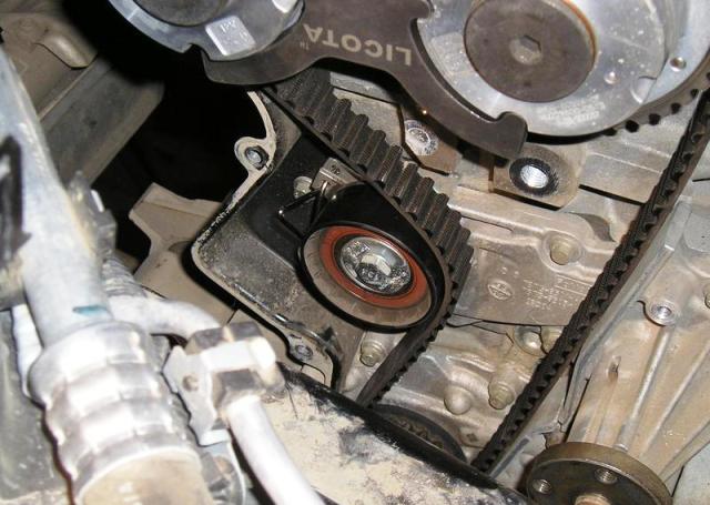 Замена ремня ГРМ Ford Focus 2 своими руками (видео): инструкции с фото Замена ремня ГРМ Ford Focus 2 своими руками (видео): инструкции с фото