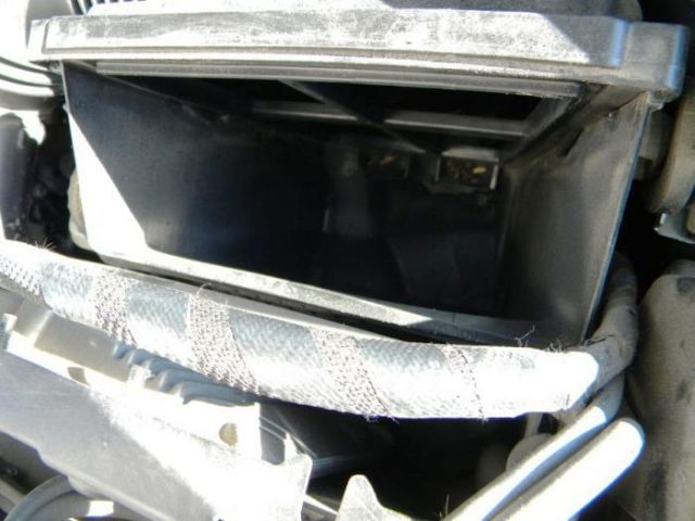 Замена воздушного фильтра Renault Megane 2: пошаговая инструкция с фото Замена воздушного фильтра Renault Megane 2: пошаговая инструкция с фото