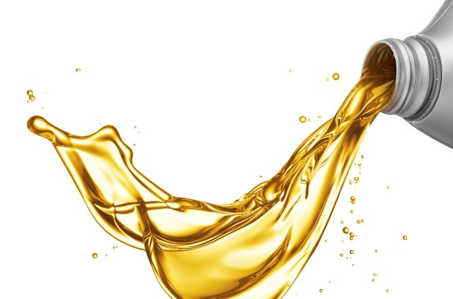 Cколько масла в двигателе должно быть: советы, фото- и видеообзор