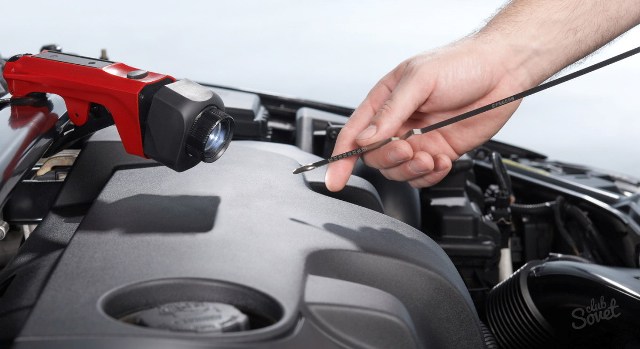 Cколько масла в двигателе должно быть: советы, фото- и видеообзор