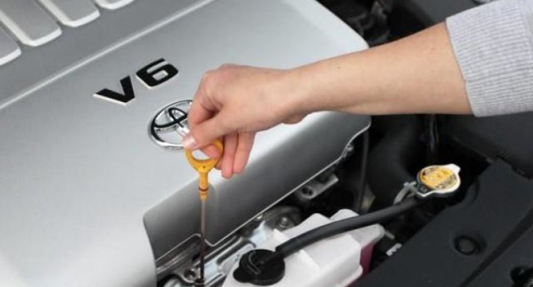 Как правильно проверить уровень масла в двигателе: советы, фото и видео
