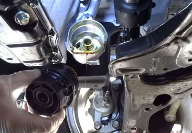 Как заменить масляный фильтр Тойота Королла: пошаговая инструкция и фото Как заменить масляный фильтр Тойота Королла: пошаговая инструкция и фото