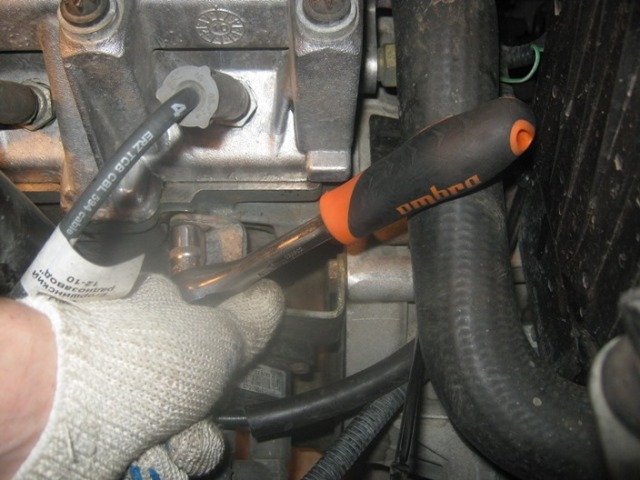 Процесс выбора и замены тосола на ВАЗ 2110: фото- и видеоинструкции Процесс выбора и замены тосола на ВАЗ 2110: фото- и видеоинструкции