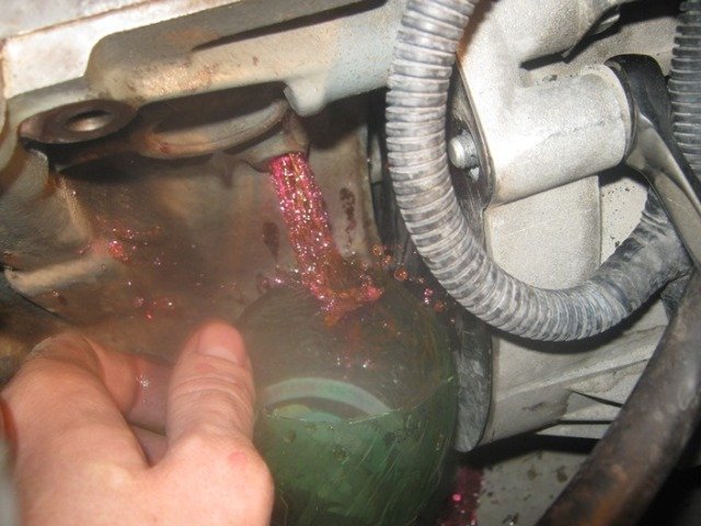 Процесс выбора и замены тосола на ВАЗ 2110: фото- и видеоинструкции Процесс выбора и замены тосола на ВАЗ 2110: фото- и видеоинструкции