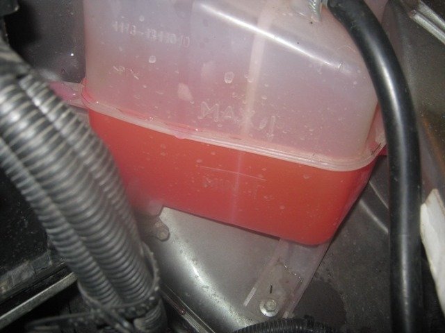 Процесс выбора и замены тосола на ВАЗ 2110: фото- и видеоинструкции Процесс выбора и замены тосола на ВАЗ 2110: фото- и видеоинструкции