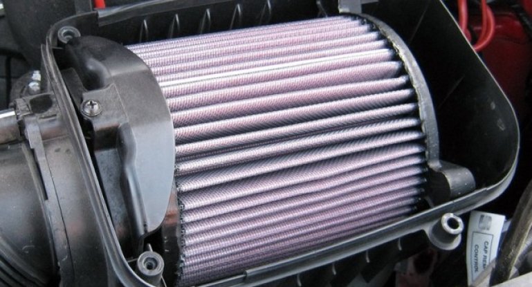 Как нужно проводить замену воздушного фильтра: пошаговая инструкция