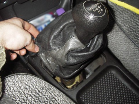 Процесс устранения дребезжания рычага КПП на ВАЗ 2114: фото и видео Процесс устранения дребезжания рычага КПП на ВАЗ 2114: фото и видео