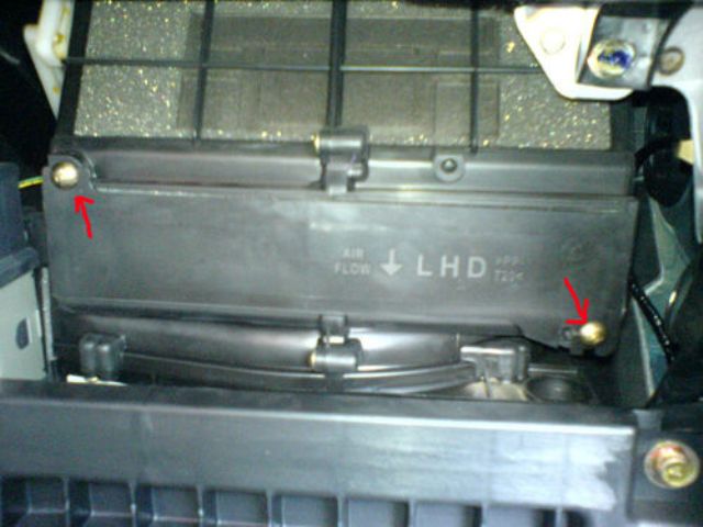 Проводим замену салонного фильтра на Mitsubishi Lancer 9 и 10: фото и видео