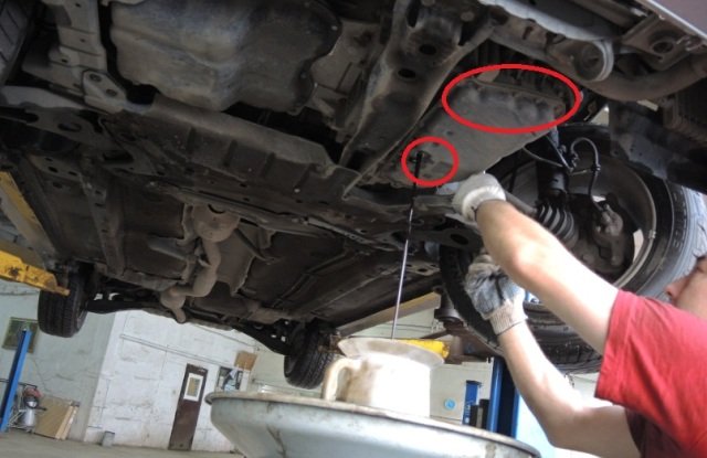 Замена масла в вариаторной КПП Mitsubishi Lancer 9 и 10: фото- и видеообзор