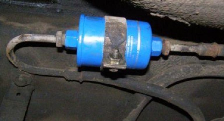 Как заменить топливный фильтр от инжектора на ВАЗ 2114: фото и видео