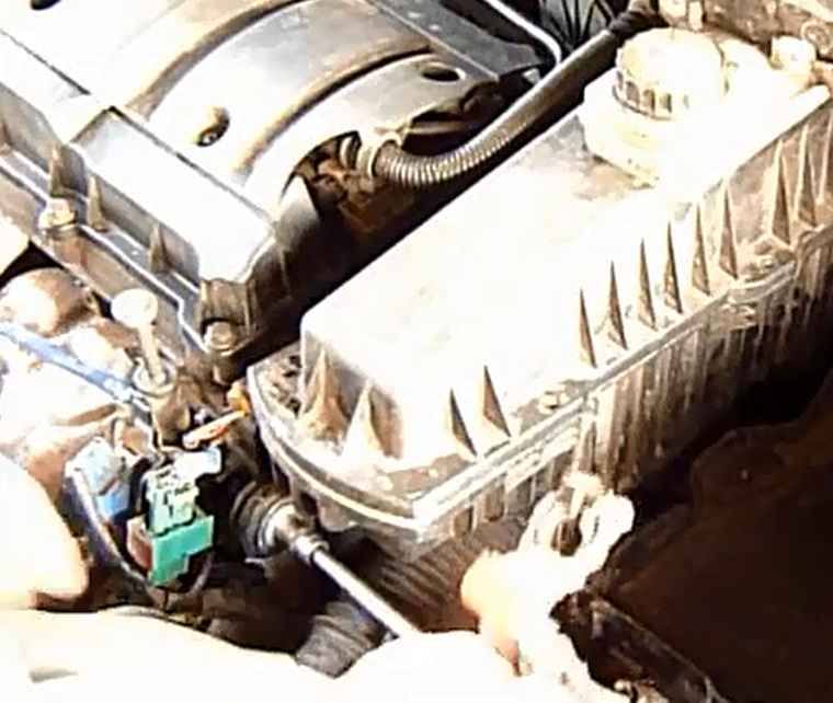 Как самому провести замену воздушного фильтра в Citroen C4: фото и видео