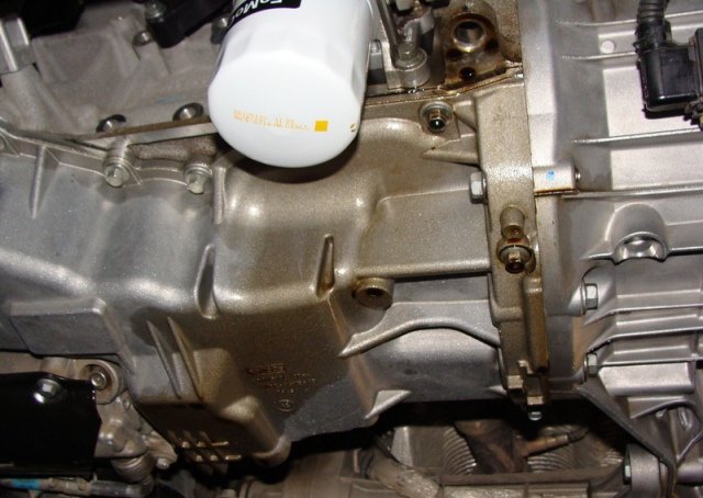 Основные причины почему течет и пенится масло из КПП: фото- и видеообзор Основные причины почему течет и пенится масло из КПП: фото- и видеообзор