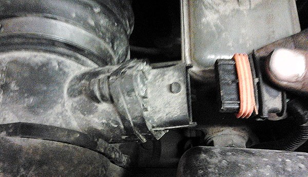 Как самостоятельно провести замену масла в КПП ВАЗ 2181 Lada Granta Как самостоятельно провести замену масла в КПП ВАЗ 2181 Lada Granta