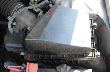 Как провести замену воздушного фильтра на Nissan Almera Classic