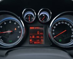 Как выглядит панель приборов Opel Astra H и других моделях, как ее самому снять и поменять?