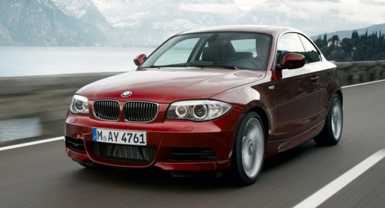 Замена воздушного фильтра на автомобиле BMW Е90, (Е82)