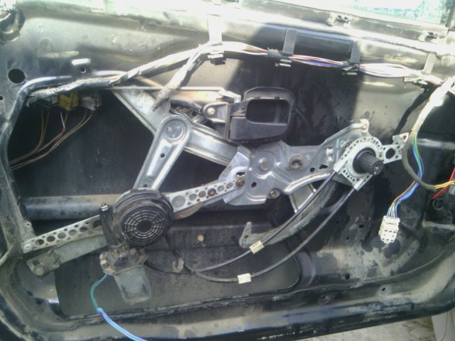 Возможные неисправности электрических стеклоподъемников BMW и причины их возникновения Возможные неисправности электрических стеклоподъемников BMW и причины их возникновения