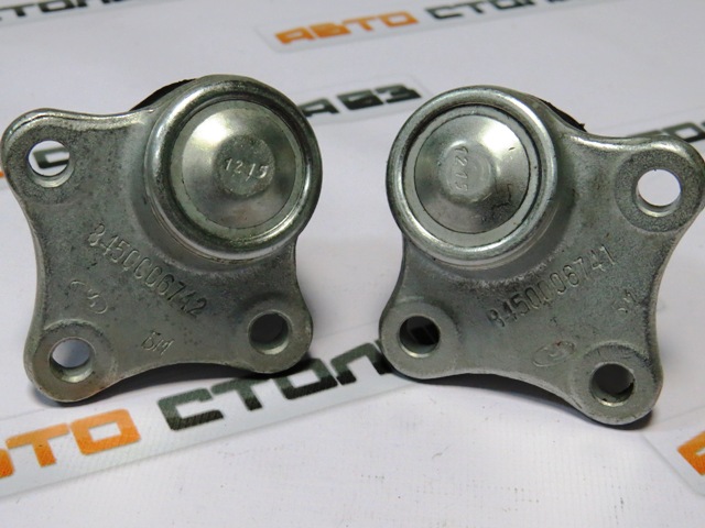 Замена шаровой опоры на Lada Largus