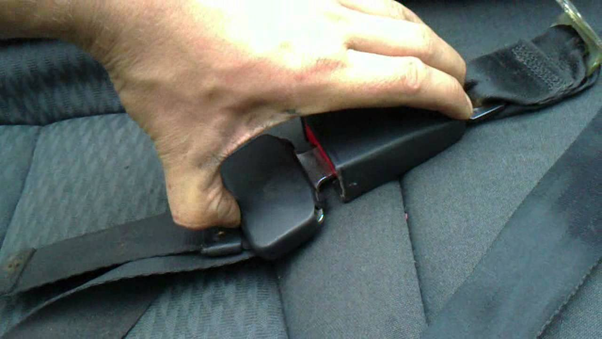 Как ремонтировать ремни безопасности автомобиля ВАЗ-2110