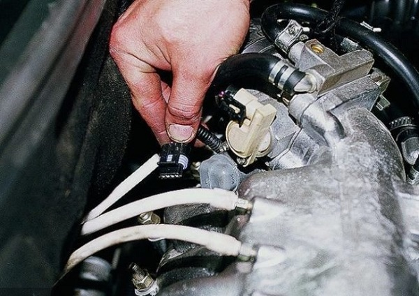 Датчик холостого хода ВАЗ 2112 – замена без специалистов