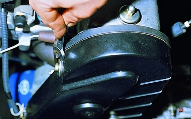 Самостоятельно меняем ремень ГРМ на ВАЗ 2108 в гаражных условиях